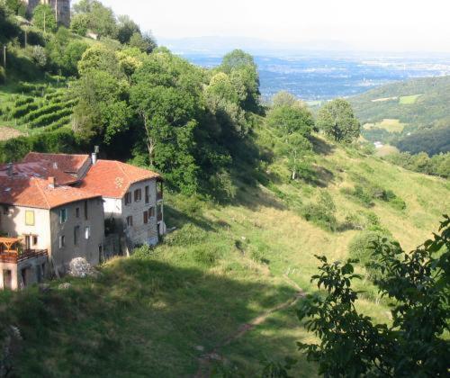 Gites Des Esselards Yzeron Buitenkant foto