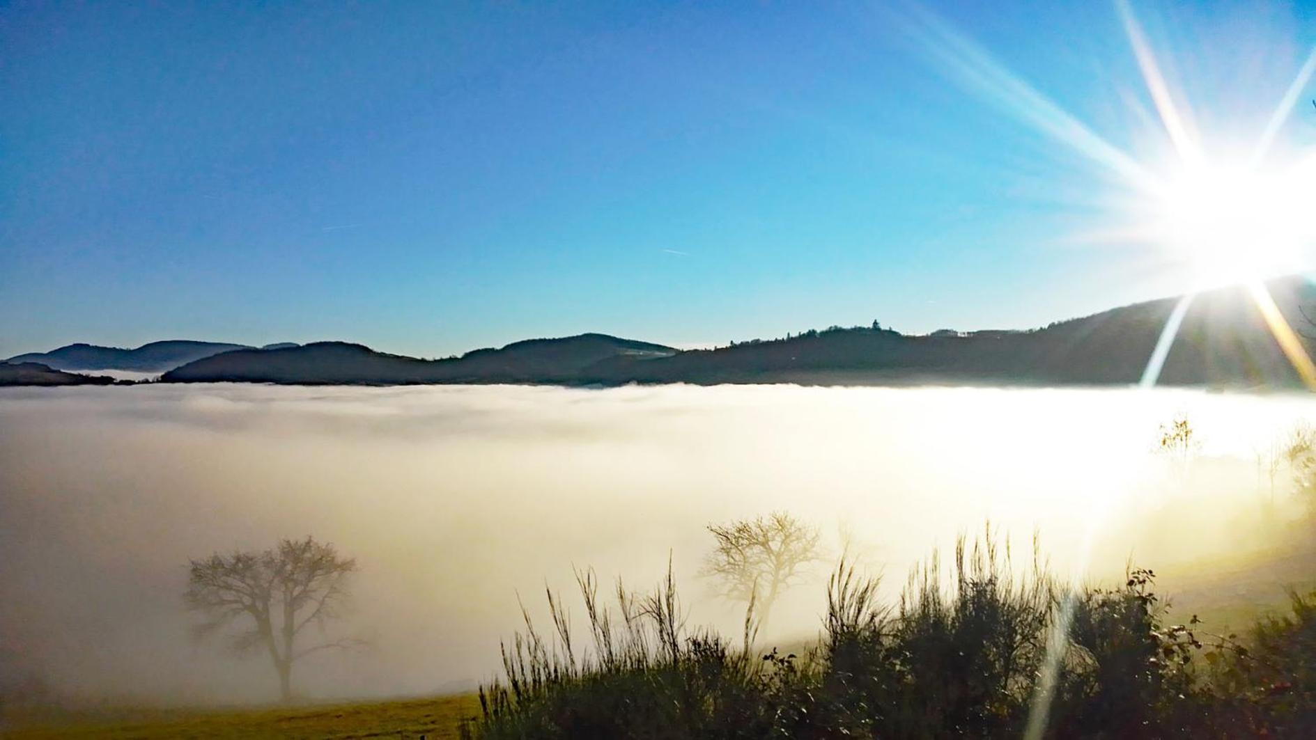Gites Des Esselards Yzeron Buitenkant foto