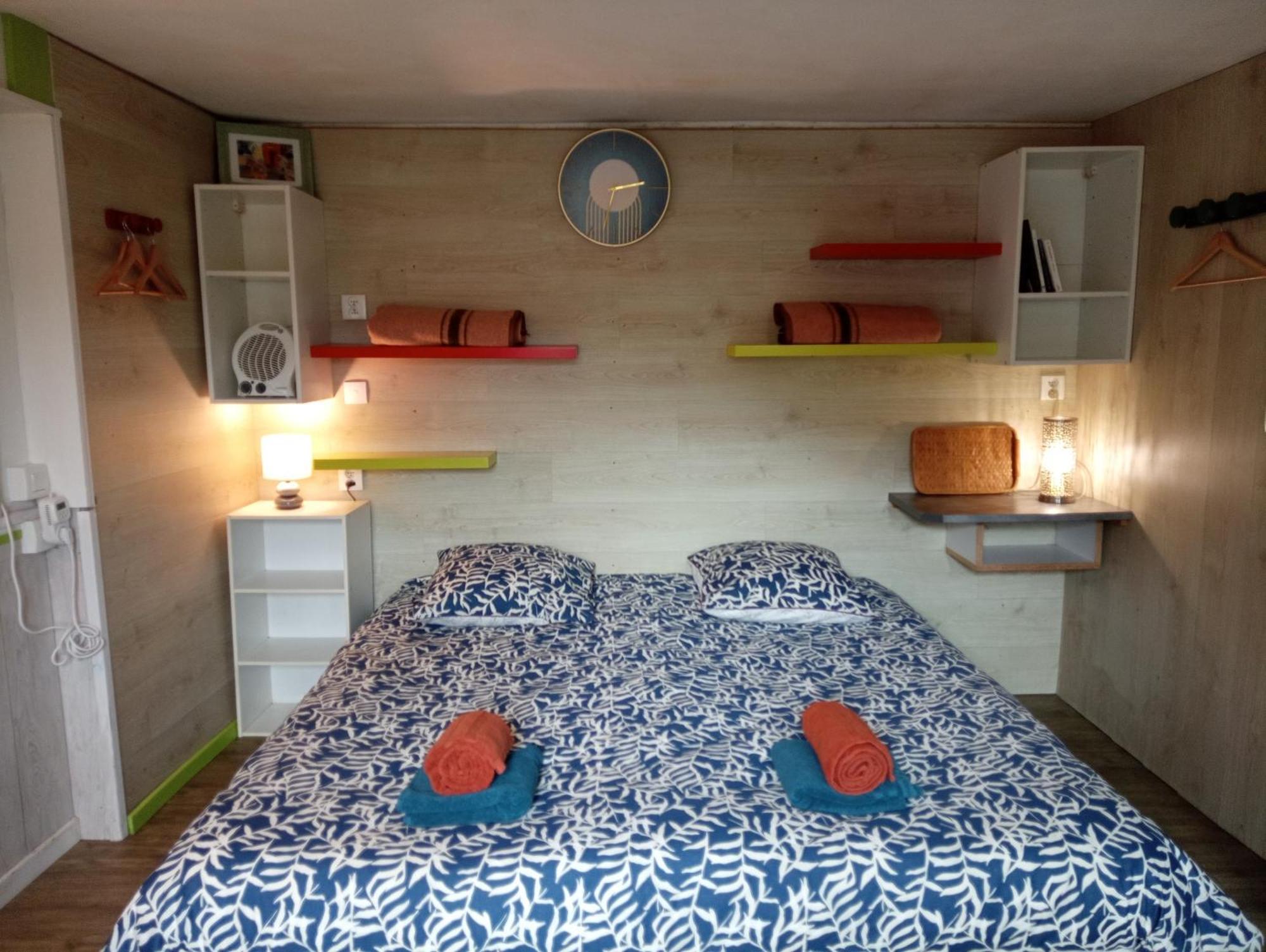 Gites Des Esselards Yzeron Kamer foto