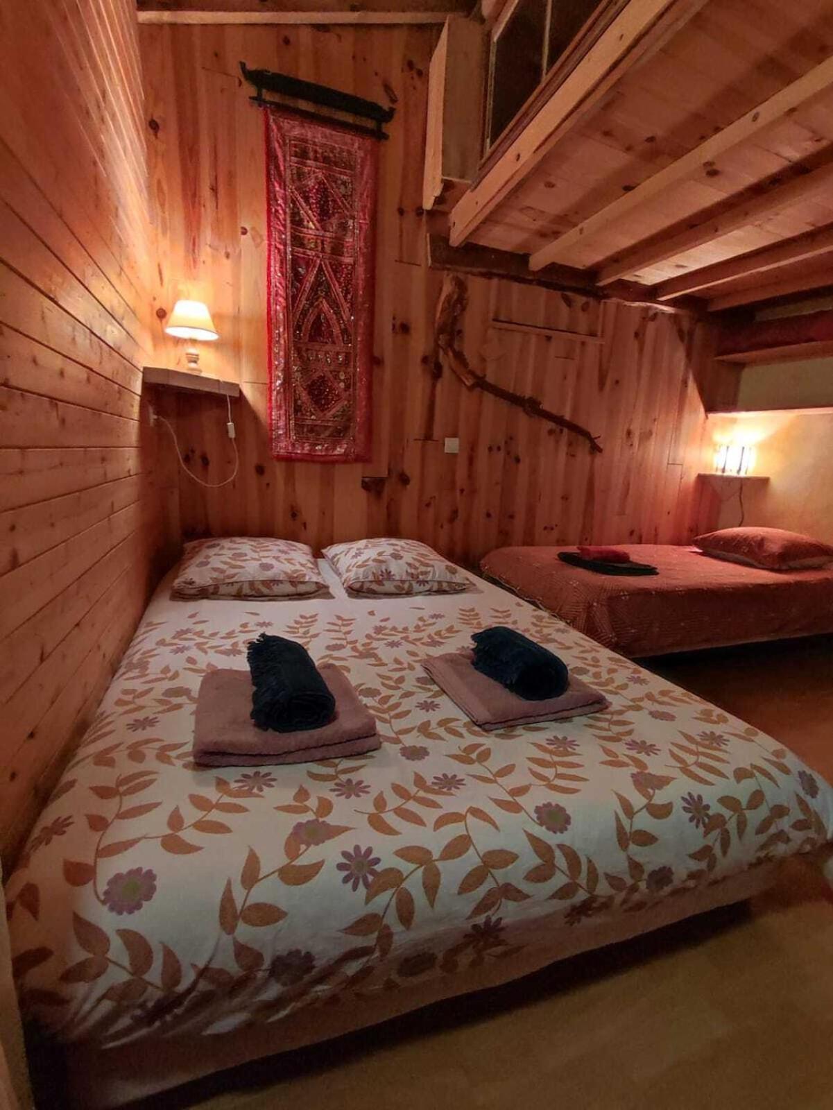 Gites Des Esselards Yzeron Kamer foto