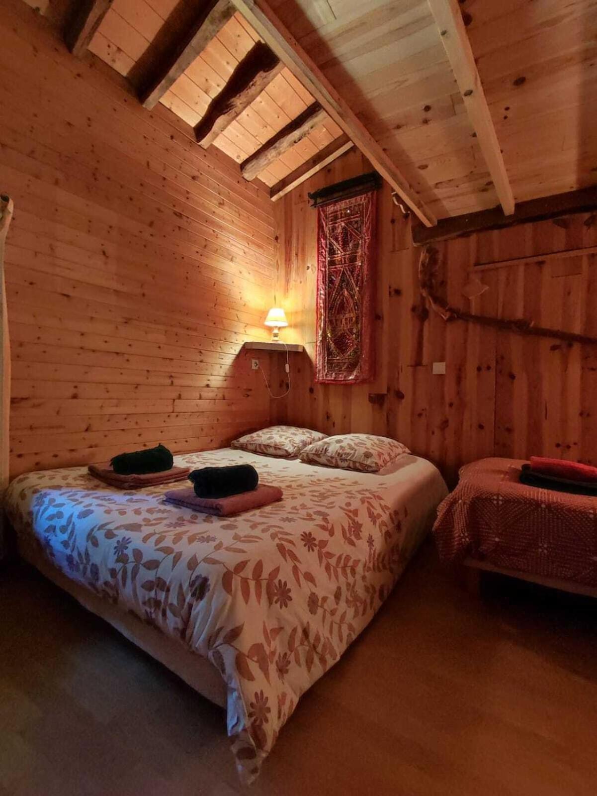 Gites Des Esselards Yzeron Kamer foto