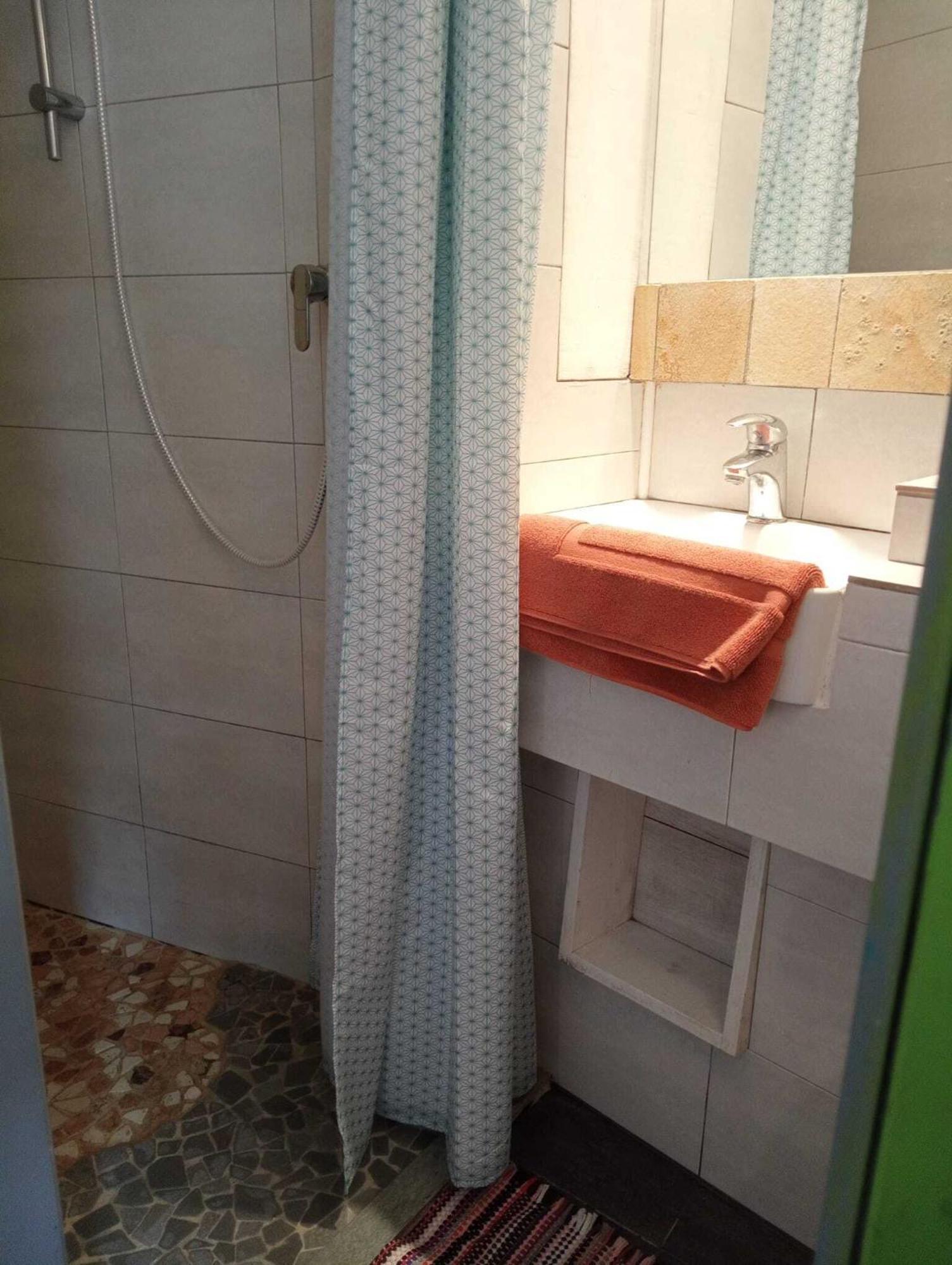 Gites Des Esselards Yzeron Kamer foto